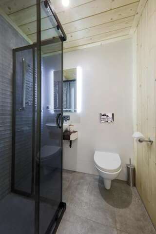 Проживание в семье GÓRALSKA VILLA APARTAMENTY Z JACUZZI & HOME SPA & Zakopane Поронин King Room with Mini Jacuzzi and Private Bathroom-6